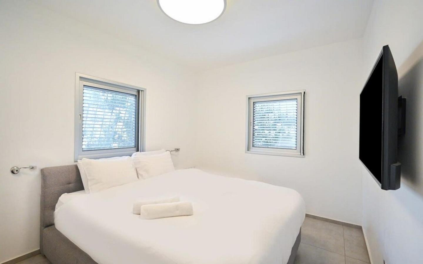 Airy 2br At Trumpeldor By Holyguest *